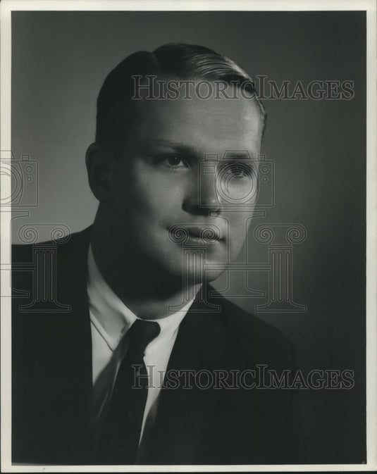 Press Photo Daniel C. Trinkaus, Baird & Company - mjc19453 - Historic Images