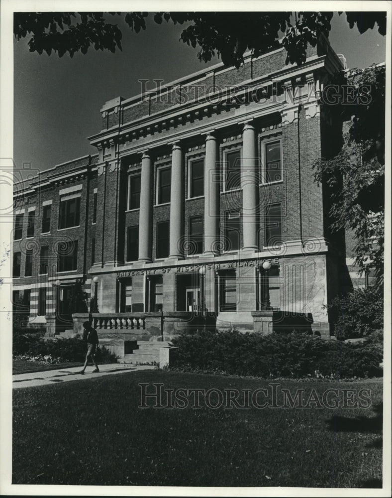 1982 Press Photo Front view, Mitchell Hall, University of Wisconsin, Madison - Historic Images