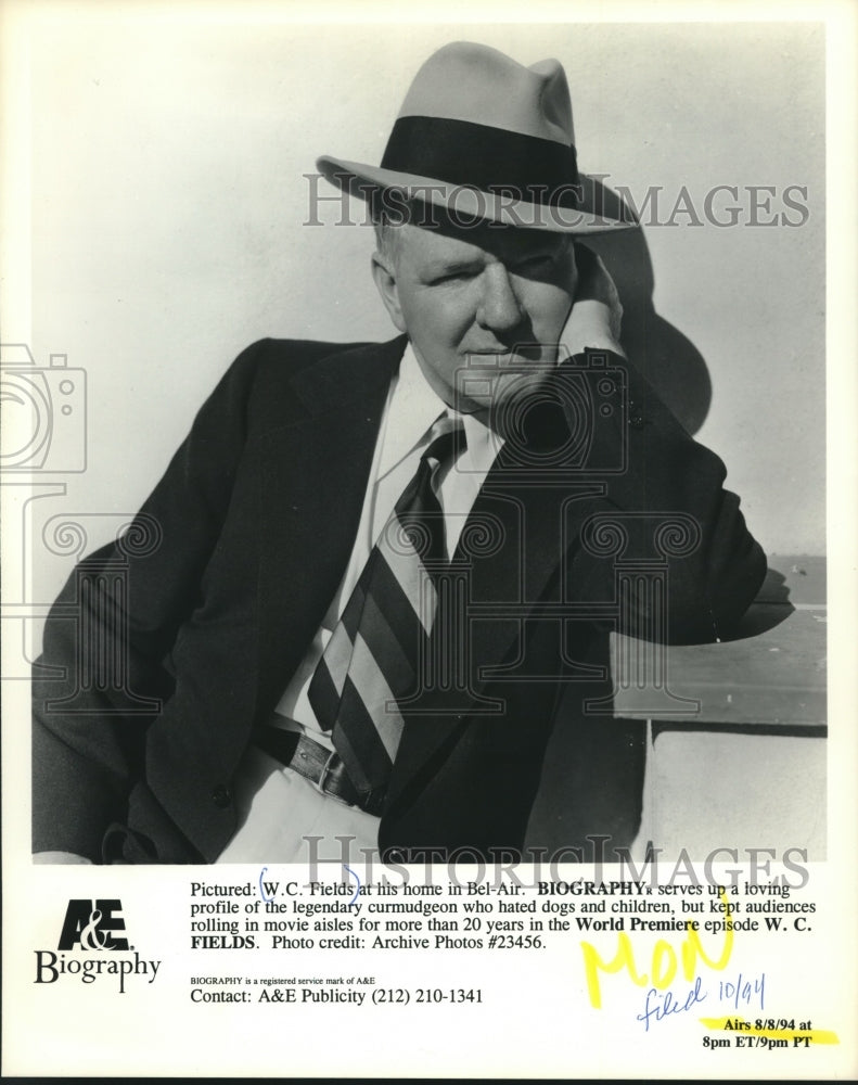 1994 Press Photo Comedian W.C. Fields Relaxes at His Home in Bel-Air - mjc19627 - Historic Images