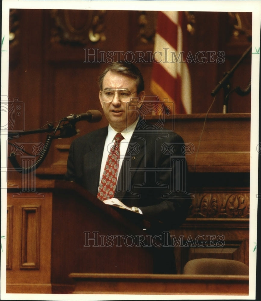 1993, Wisconsin Governor Tommy Thompson speaking in Madison - Historic Images