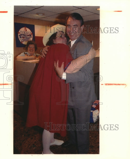 1992, Charlotte Henderson Greets Governor Tommy Thompson in Houston - Historic Images