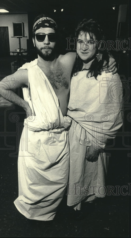 1987, Bryan Maichle and Molly McGeough, at Toga party UWM, Wisconsin. - Historic Images