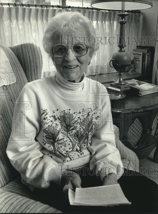 1993 Press Photo Avis Hodik: Memorable date arrived at 73, Valentine's Day - Historic Images
