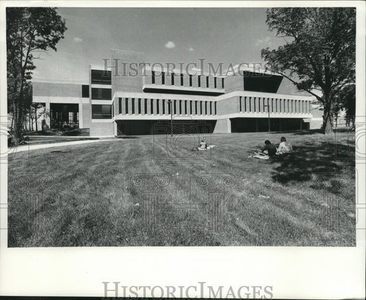 1973 Press Photo University of Wisconsin-Parkside, Kenosha new library-Historic Images