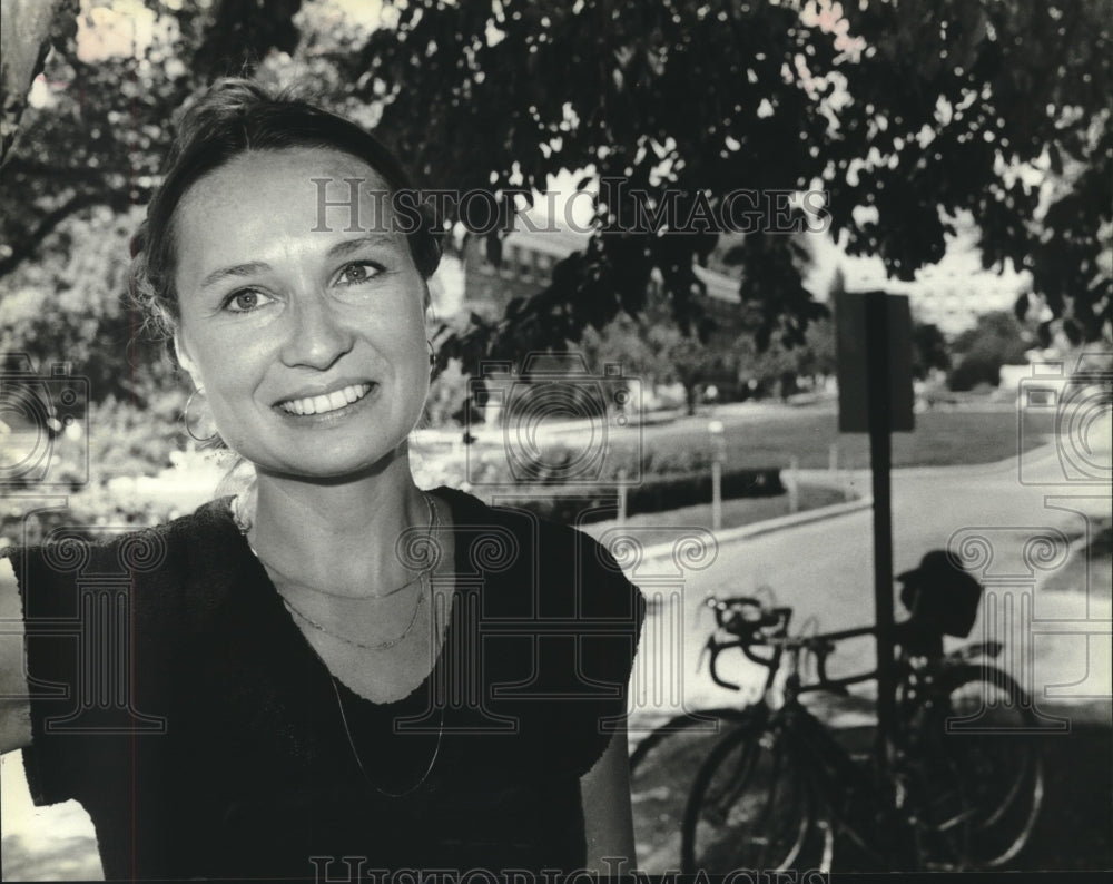 1979, Milwaukee's Prof. Jane Traupmann, directed study of older women - Historic Images