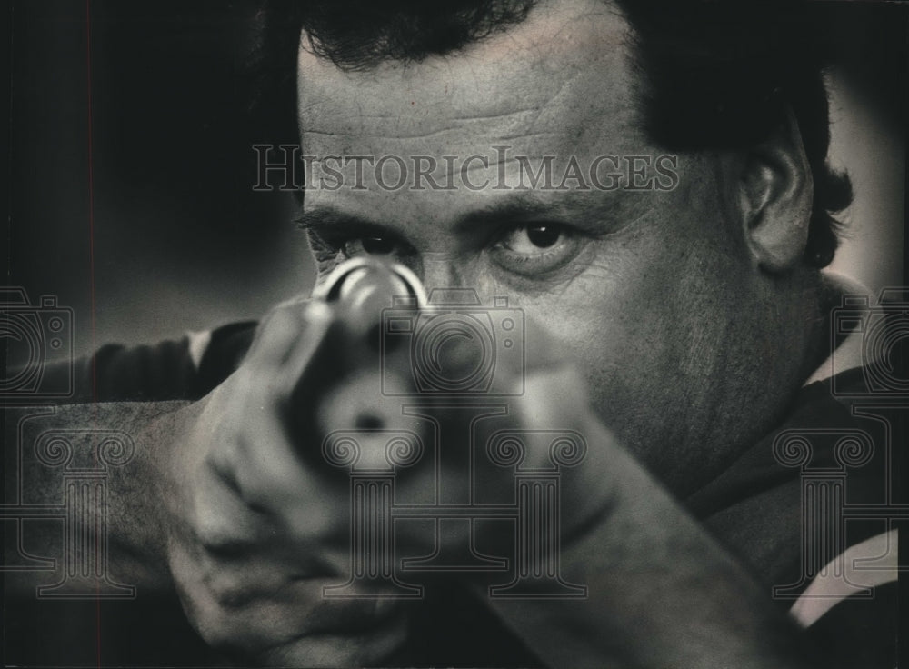 1989 Press Photo James Dawson, Captain of All-State Trapshooting team - Historic Images