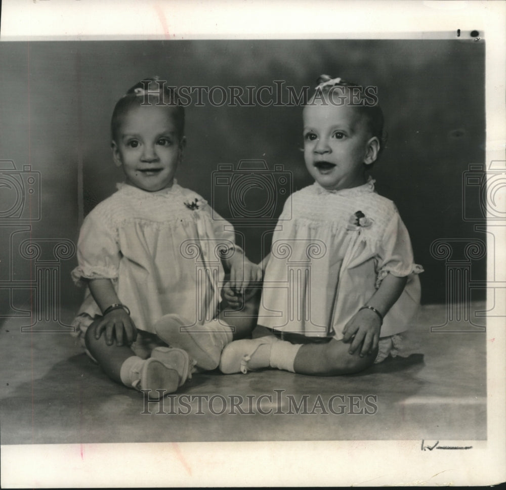 1965 Press Photo Kimberly and Karen Webber former Siamese twins, Texas. - Historic Images