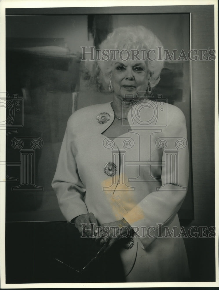 1992 Press Photo Mildred Seibet, vice-president at Journal Communications, WI. - Historic Images