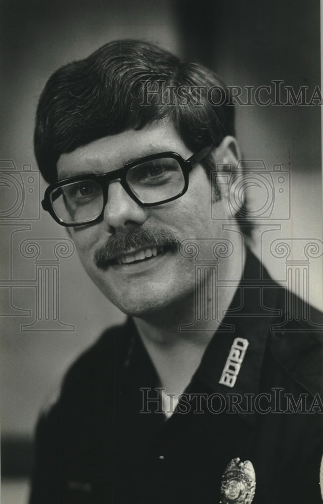 1988, James Seeger Brown Deer Wisconsin Police Officer - mjc20204 - Historic Images