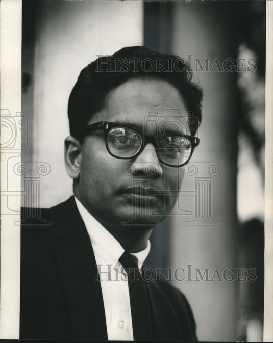 1966 Press Photo Ravi L Kapil UW-Milwaukee political science professor - Historic Images