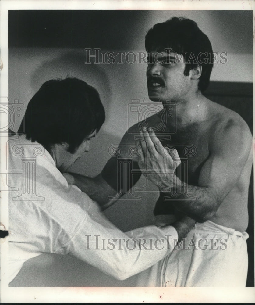 1974 Press Photo Tom HJerro and Nels Anderson demonstrate karate - mjc20255 - Historic Images