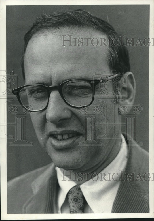 1972 Press Photo President of Selig Leasing Company J. R. Selig in Milwaukee-Historic Images