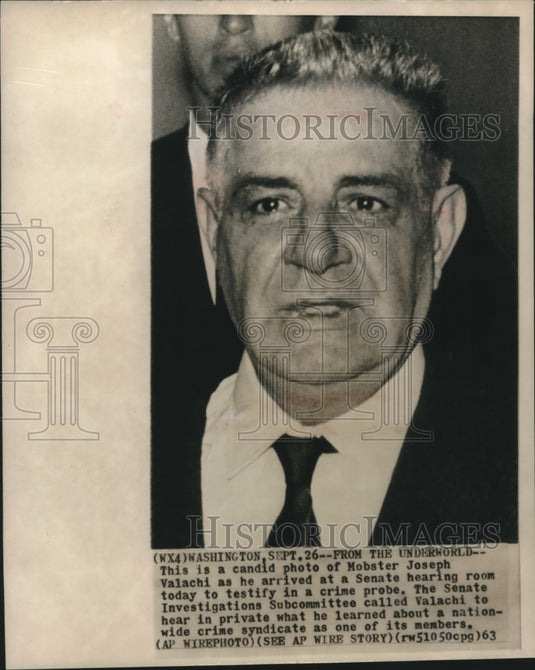 1963 Press Photo Mobster Joseph Valachi Arrives at Senate Hearing in Washington - Historic Images
