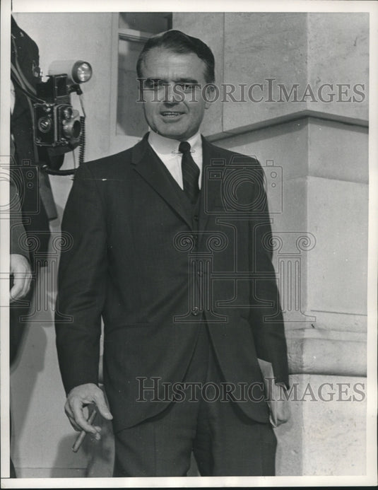 1964 Press Photo Jack Valenti on President Johnson's staff Washington D.C. - Historic Images