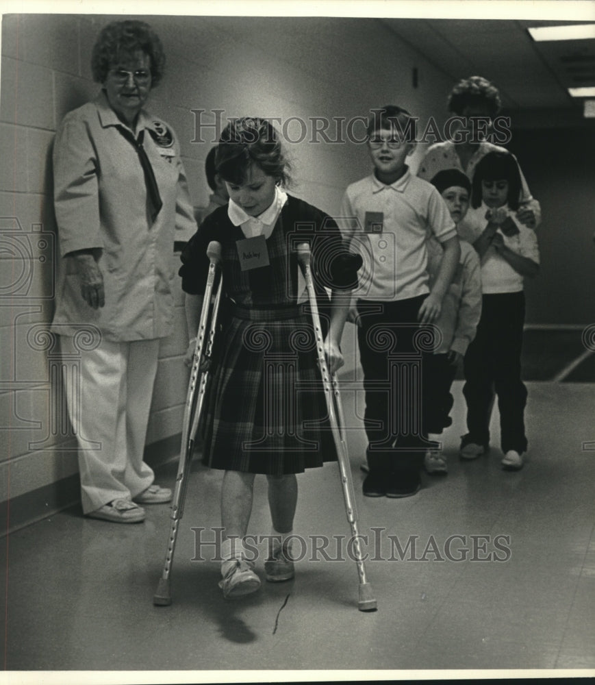 1993, Children touring Community Memorial Hospital Menomonee Falls - Historic Images