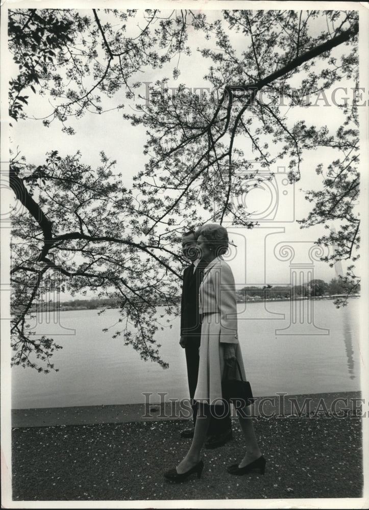 1969, President Richard Nixon &amp; wife walk along the Potomac River - Historic Images