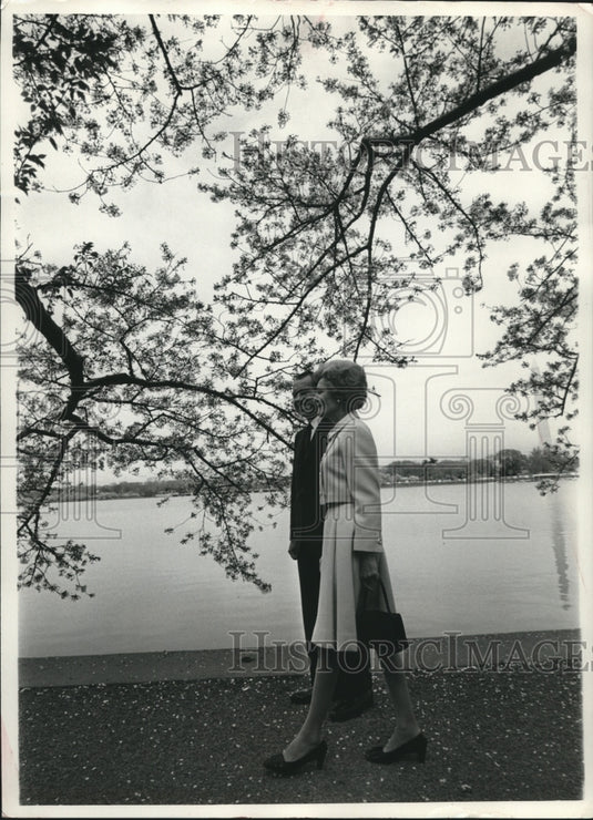 1969, President Richard Nixon & wife walk along the Potomac River - Historic Images
