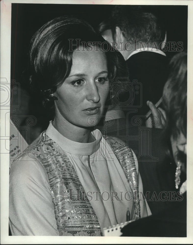 1971, Wife of lieutenant governor Martin Schreiber Milwaukee - Historic Images