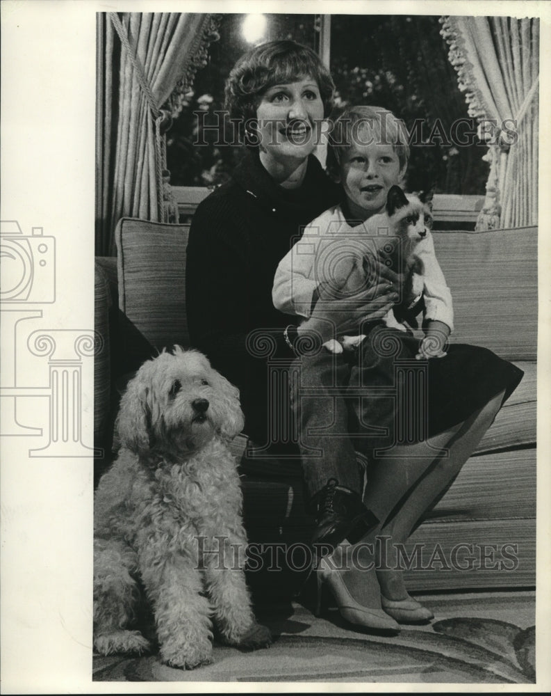 1978 Press Photo Governor Martin Schreiber&#39;s wife Elaine and son, Wisconsin. - Historic Images