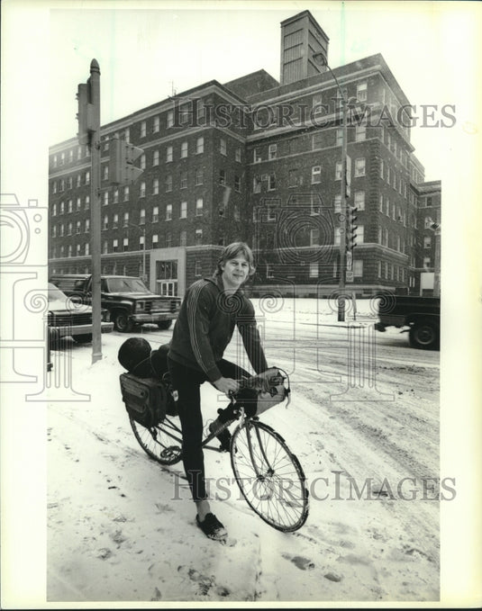 1984 Press Photo Ken Schroeder teacher and marathon cyclist Wisconsin - Historic Images