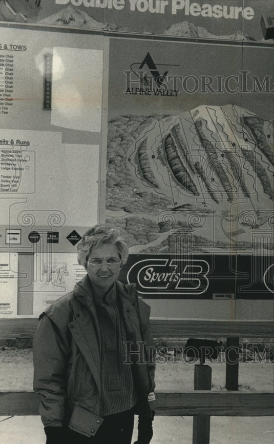 1989 Connie Schulte, outside Alpine Valley, Troy Wisconsin - Historic Images