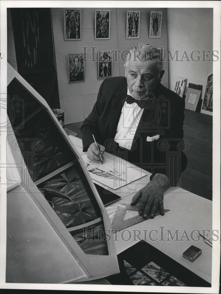 1966 Press Photo Felix Senger artist, drawing at desk in Milwaukee, Wisconsin. - Historic Images