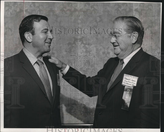 1969 Press Photo Floyd Segel & Edward Jones, American Meat Institute, Illinois - Historic Images