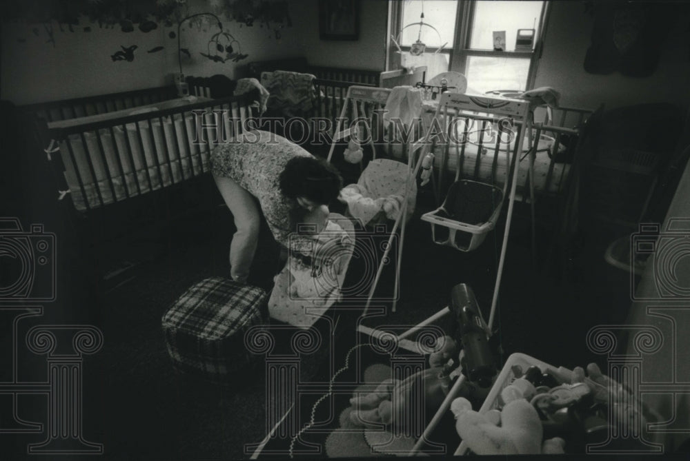 1993 The Seibel quintuplet crowded nursery, Wisconsin - Historic Images
