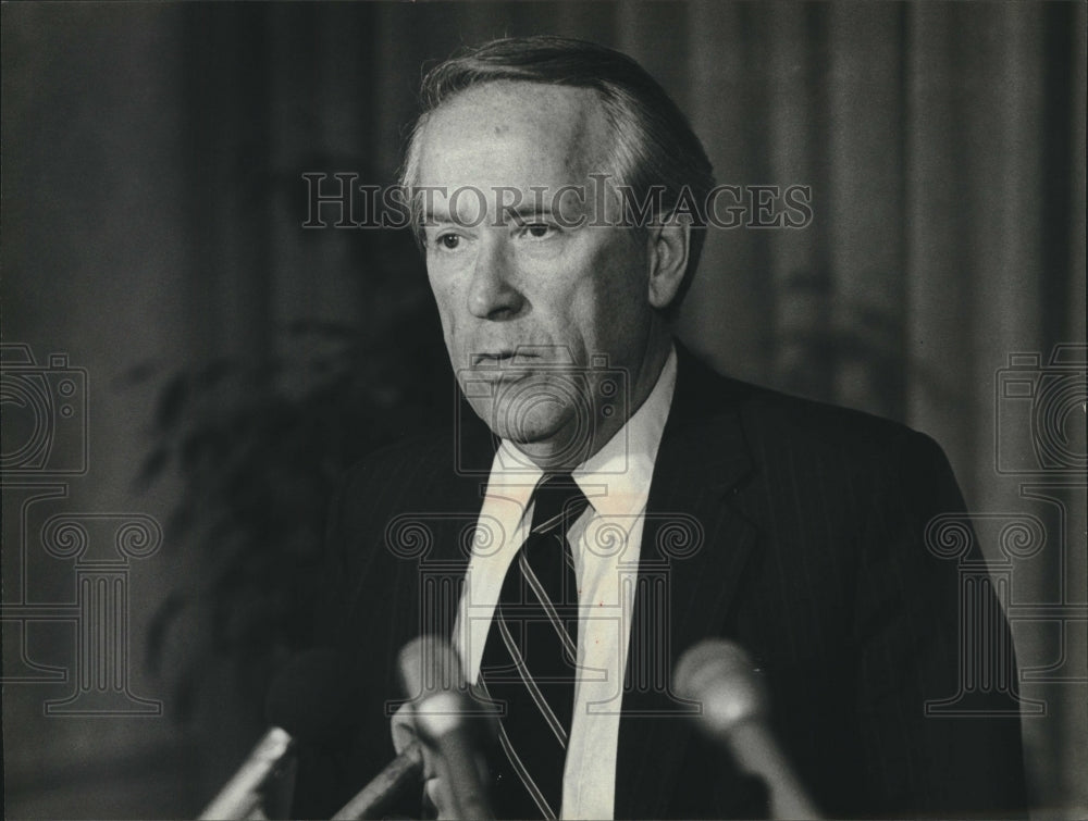 1980, Henry Jackson, Senator in Milwaukee for meeting - mjc20889 - Historic Images