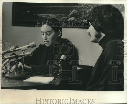 1976, Mrs. Donald (Jacquie) Kennedy speaking - mjc20895 - Historic Images