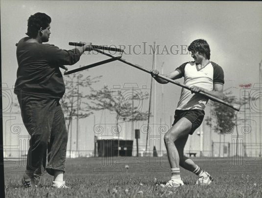 1982 Ramond Rivera, Josip Matic compare Kung Fun & Karate techniques - Historic Images