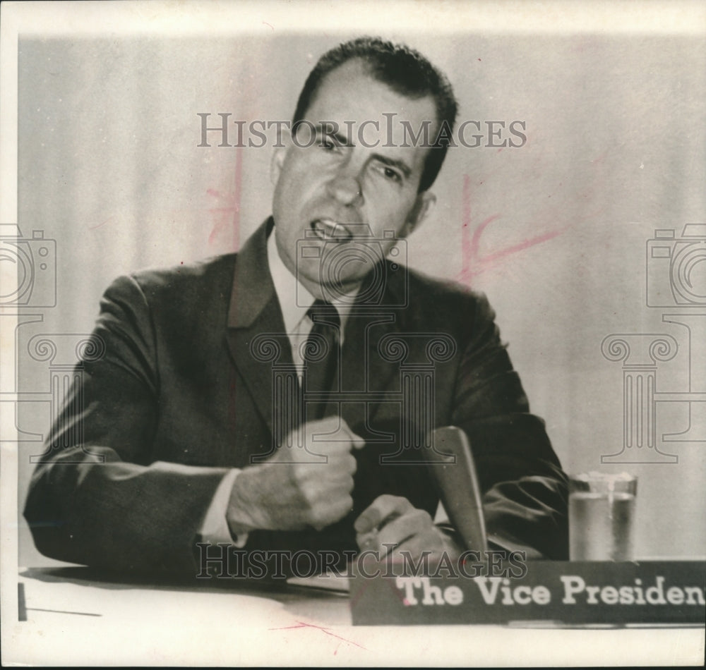 1960 Press Photo Vice-President Nixon speaking on Television program. - Historic Images