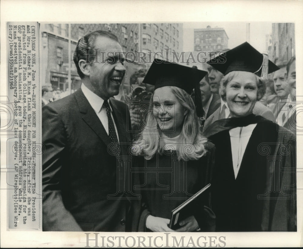 1968 Press Photo Mr. and Mrs. Richard Nixon Flank Tricia At Graduation, New York - Historic Images