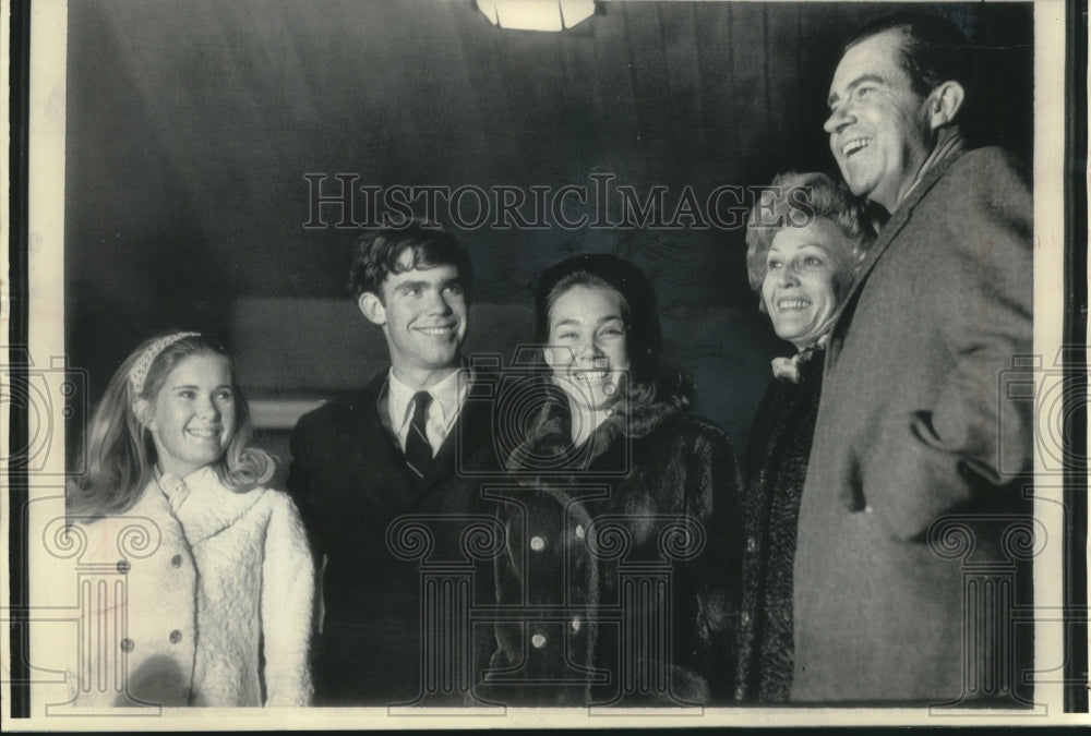 1969 Press Photo President Richard Nixon &amp; family birthday party, Massachusetts - Historic Images