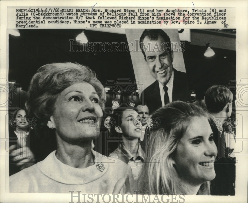 1968 Press Photo Mrs. Richard Nixon With Daughters Tricia and Julie, Miami Beach - Historic Images