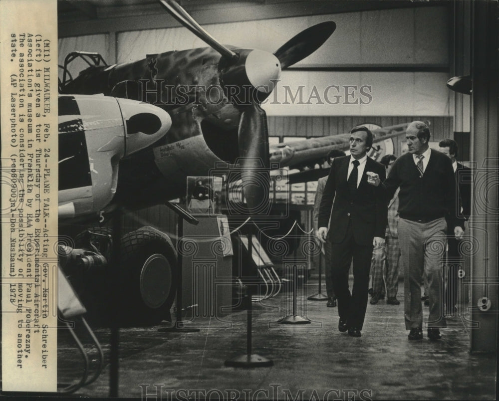 1978 Press Photo Martin Schreiber and Paul Poberezny aircraft museum Milwaukee - Historic Images