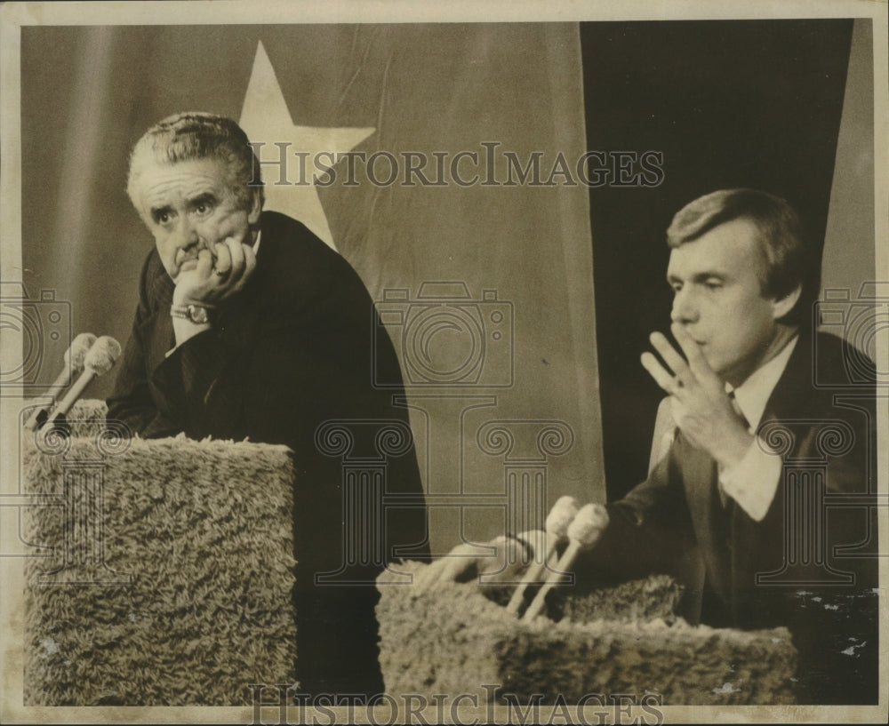 1978, Lee Dreyfus Listens To Governor Martin Schreiber During Debate - Historic Images