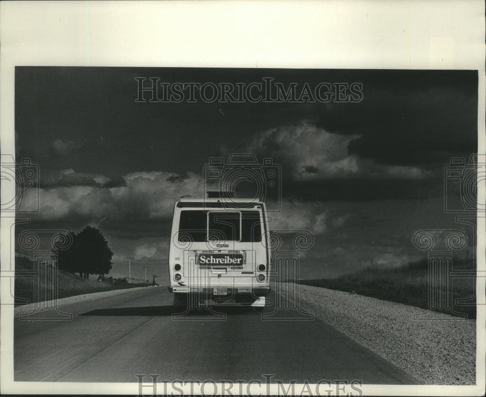 1978 Press Photo Schreiber campaign van headed for Madison after long day. - Historic Images