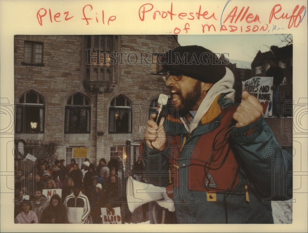 1991, Protester Allen Ruff of Madison Wisconsin - mjc21250 - Historic Images