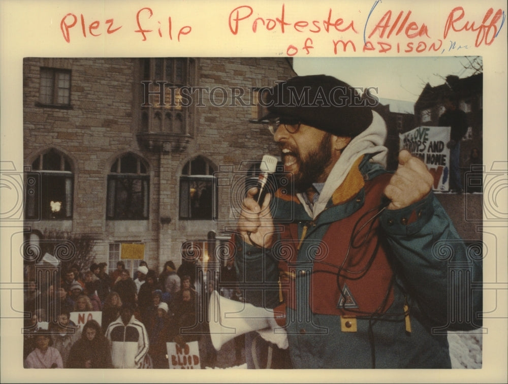 1991, Protester Allen Ruff of Madison Wisconsin - mjc21250 - Historic Images