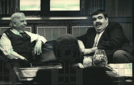 1987 David Schulz & former boss County Executive O'Donnell meeting - Historic Images