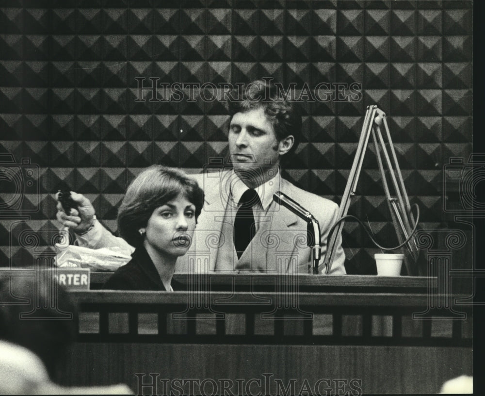 1981 Elfred O. Schultz, Milwaukee detective testifies at hearing - Historic Images