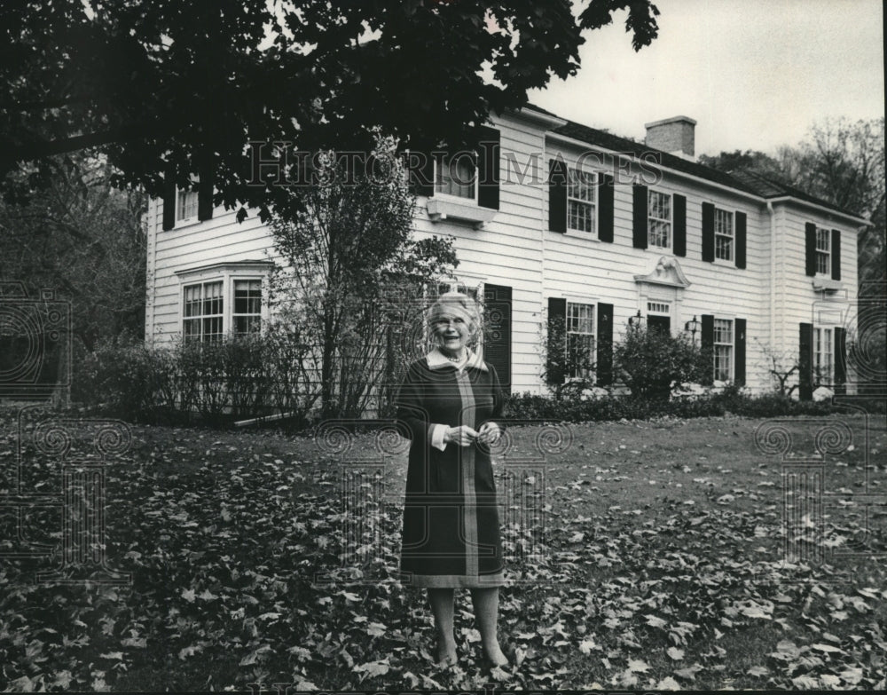 1974, Sophie Schroeder at her home on grounds of Milwaukee Sanitarium - Historic Images