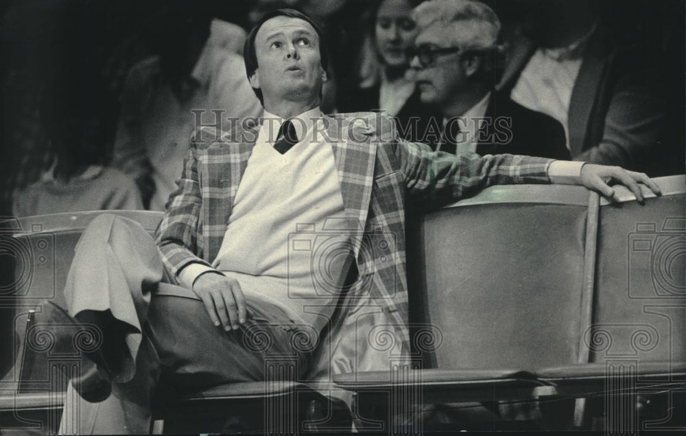 1983 Press Photo New head coach of the Portland Trail Blazers, Mike Schuler - Historic Images