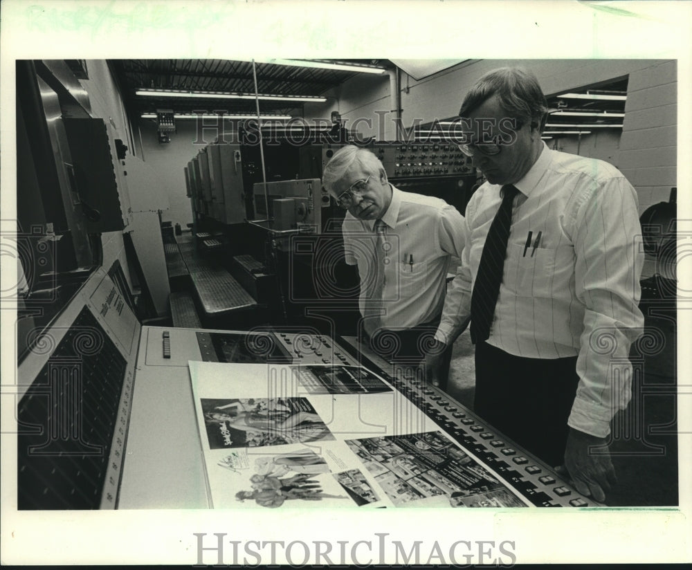 1987 Press Photo Martin Krebs and Ronald Ristow of Sells Printing Co.-Historic Images