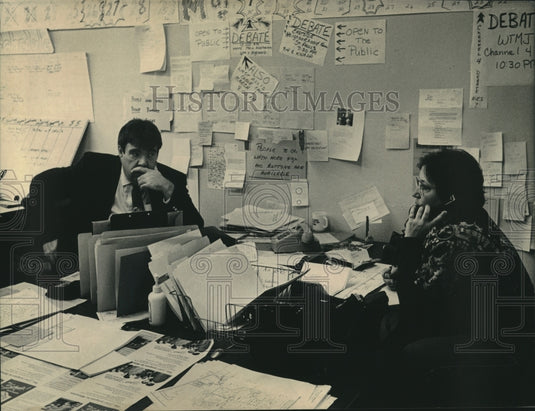 1988, David Schulz & Marge Beil at campaign headquarters - mjc21502 - Historic Images