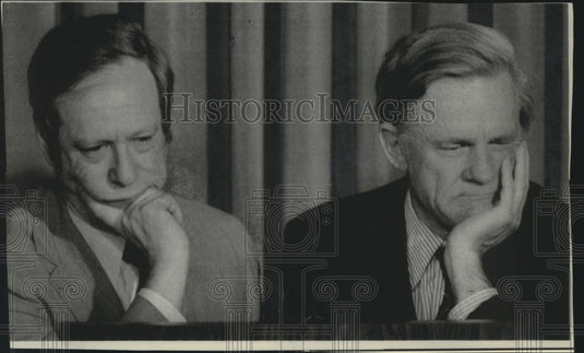 1977, Secretary Michael Blumenthl & Charles Schultz at news briefing - Historic Images