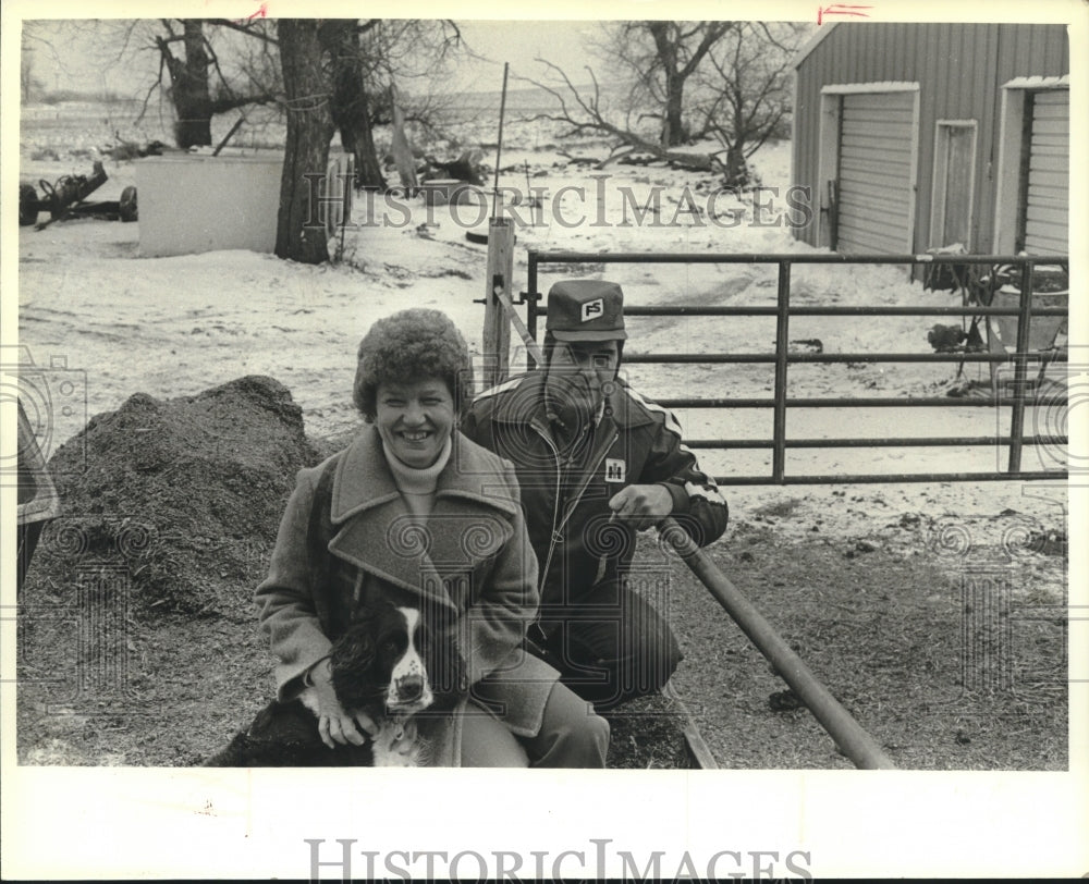 1980, Laverne Senn and her husband, Peter, at their farm in Wisconsin - Historic Images