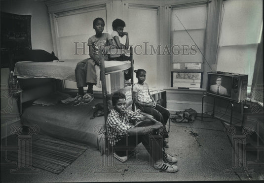 1982 Tough Times Series - The Thornton childre - Historic Images