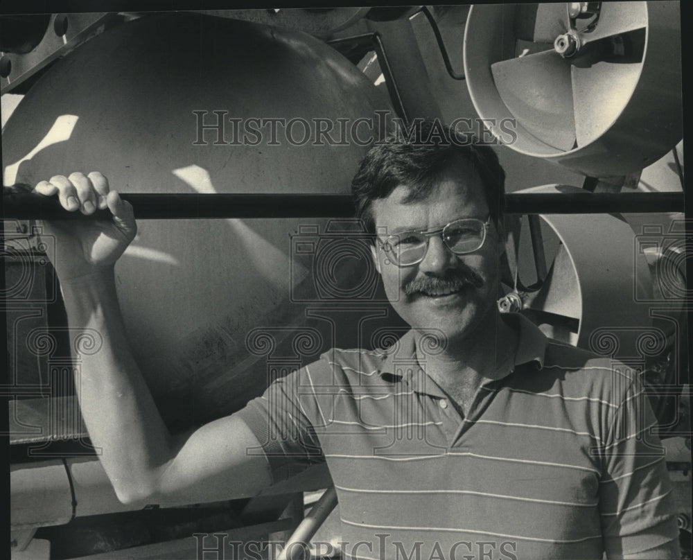 1985 Press Photo John Kregoski onboard the Seward Johnson - mjc21560 - Historic Images